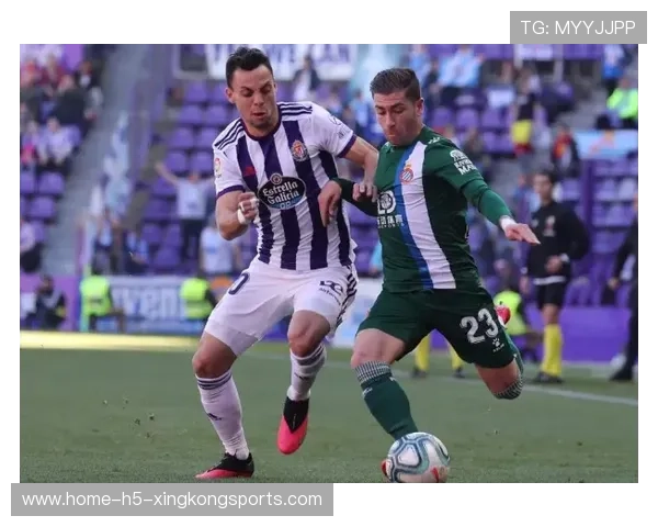 Lee 传球精准，为球队赢得多次进攻机会，lee球员