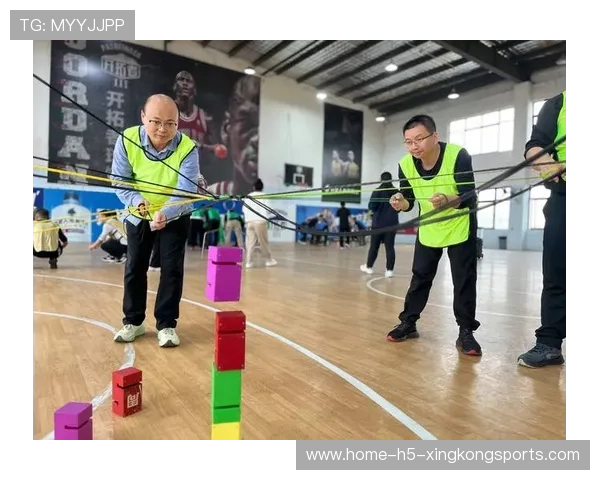 俱乐部组织青少年夏季户外拓展 增强团队协作能力，户外拓展团队建设的目的